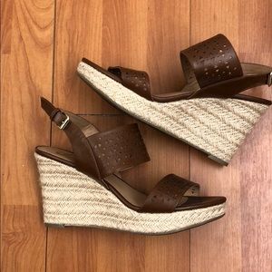 Brown cut-out wedges! EUC! Women’s 8.5